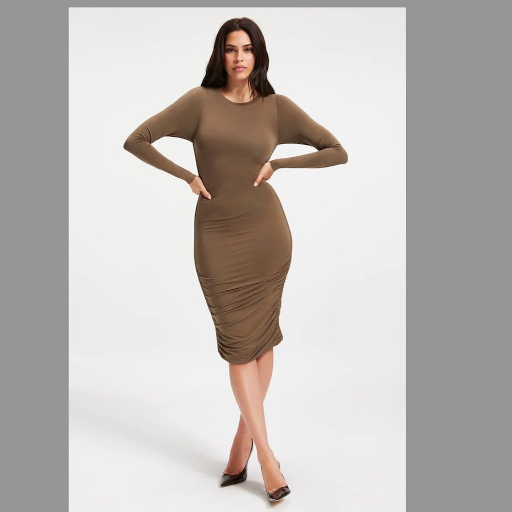 Good American Ruched Midi Dress Color Fog Brown XS